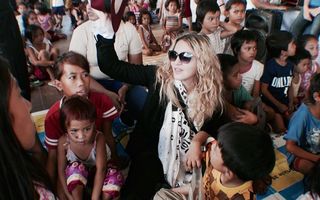 1Madonna visita orfanatos em passagem pelas Filipinas