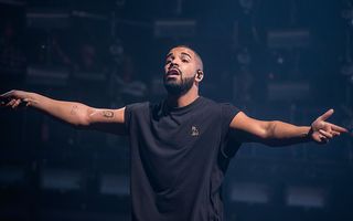 AUSTIN, TX - OCTOBER 03: Rapper Drake performs onstage during weekend one, day two of Austin City Limits Music Festival at Zilker Park on October 3, 2015 in Austin, Texas. (Photo by Rick Kern/WireImage)