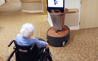 vida-digital-conheça-nova-enfermeira-robô-que-oferece-cuidados-de-saúde-para-idosos